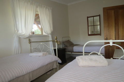 Bentwood Olive Grove Accommodation - Sunshine Coast Tourism 5