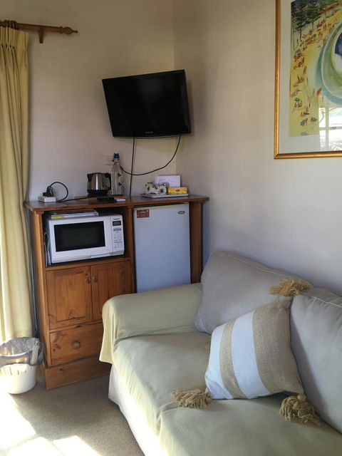 RoseMoore Bed & Breakfast - Sunshine Coast Tourism 6