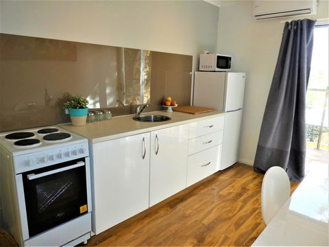 Treetops Cottage - Sunshine Coast Tourism 20