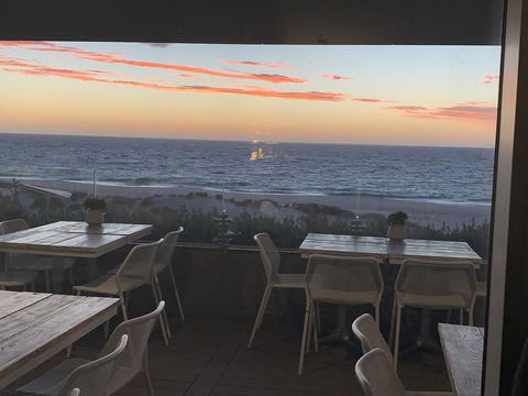 SEA BREEZE â€“ Between Cottesloe Beach & Swan River - Sunshine Coast Tourism 22