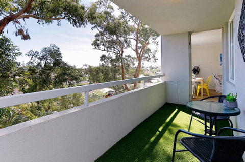 SEA BREEZE â€“ Between Cottesloe Beach & Swan River - Sunshine Coast Tourism 21
