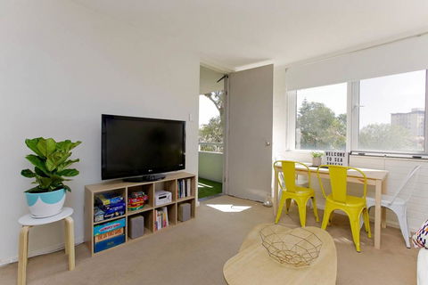 SEA BREEZE â€“ Between Cottesloe Beach & Swan River - Sunshine Coast Tourism 19