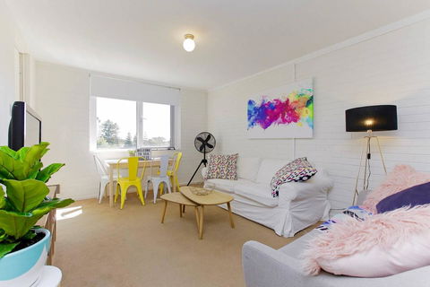 SEA BREEZE â€“ Between Cottesloe Beach & Swan River - Sunshine Coast Tourism 10