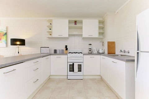 SEA BREEZE â€“ Between Cottesloe Beach & Swan River - Sunshine Coast Tourism 15