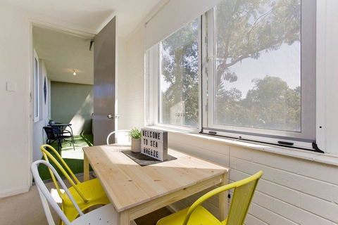 SEA BREEZE â€“ Between Cottesloe Beach & Swan River - Sunshine Coast Tourism 9