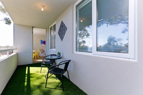 SEA BREEZE â€“ Between Cottesloe Beach & Swan River - Sunshine Coast Tourism 2