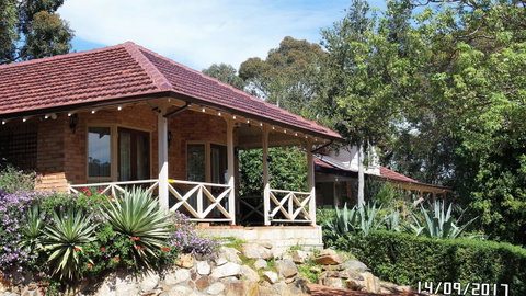 Eleebana Guest House - Sunshine Coast Tourism 17