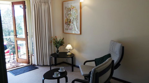 Eleebana Guest House - Sunshine Coast Tourism 4