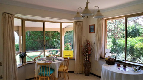 Eleebana Guest House - Sunshine Coast Tourism 30