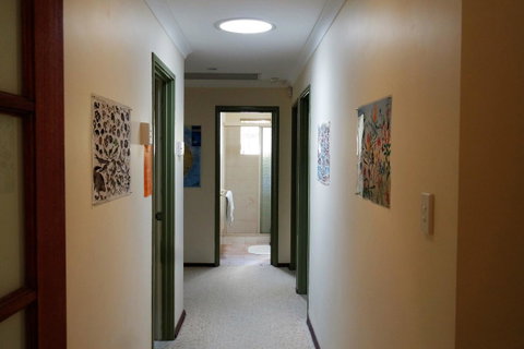 Eleebana Guest House - Sunshine Coast Tourism 44
