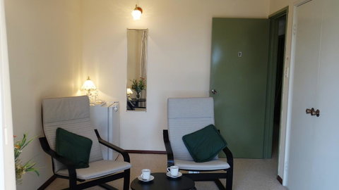 Eleebana Guest House - Sunshine Coast Tourism 6