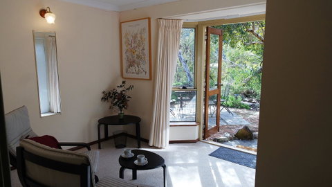 Eleebana Guest House - Sunshine Coast Tourism 2