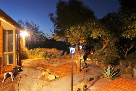 Eleebana Guest House - Sunshine Coast Tourism 36