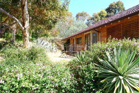 Eleebana Guest House - Sunshine Coast Tourism 33