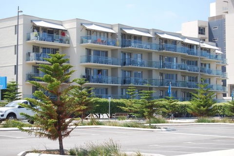 Absolute Beachfront Scarborough - Holiday Sunshine Coast 9