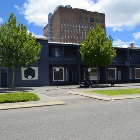 The Hive Hostel - Traveler Friendly, Passport Only - Holiday Sunshine Coast 40