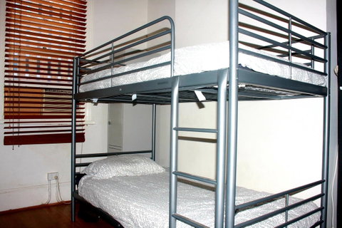 The Hive Hostel - Traveler Friendly, Passport Only - Holiday Sunshine Coast 28