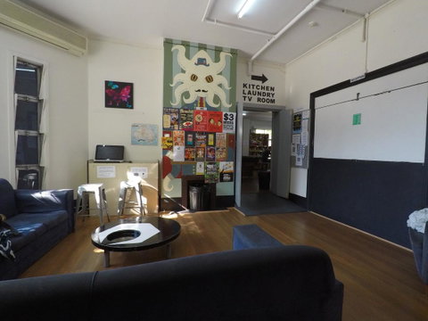 The Hive Hostel - Traveler Friendly, Passport Only - Holiday Sunshine Coast 23