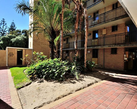 Cappuccino Delight - 1 Bedroom Central Fremantle Apartment - Holiday Sunshine Coast 10
