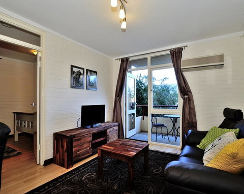 Cappuccino Delight - 1 Bedroom Central Fremantle Apartment - Holiday Sunshine Coast 4