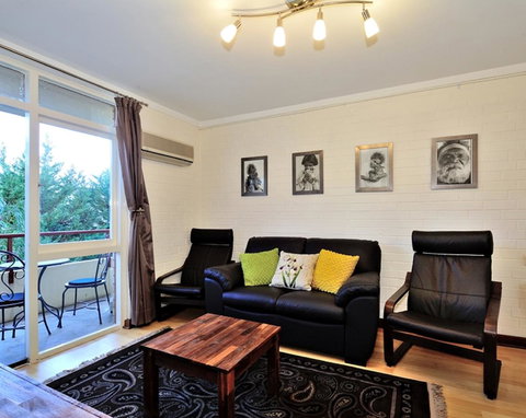 Cappuccino Delight - 1 Bedroom Central Fremantle Apartment - Holiday Sunshine Coast 1