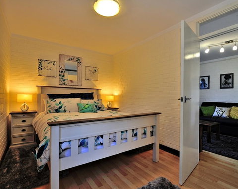 Cappuccino Delight - 1 Bedroom Central Fremantle Apartment - Holiday Sunshine Coast 0