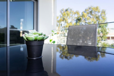 New Apartment On Great Location Opposite Garden City : 02 - Sunshine Coast Tourism 4