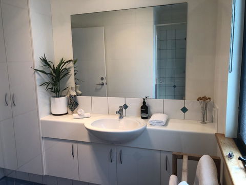 Orion Studio With Ocean Views - Sunshine Coast Tourism 10