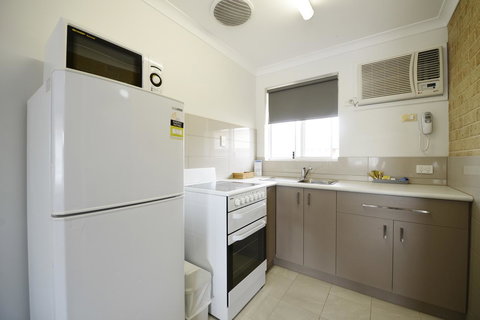 The Jetty Resort - Sunshine Coast Tourism 3