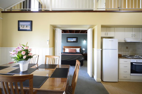 The Jetty Resort - Sunshine Coast Tourism 4