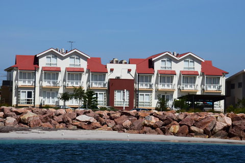 The Jetty Resort - Sunshine Coast Tourism 36