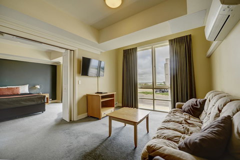 The Jetty Resort - Sunshine Coast Tourism 16