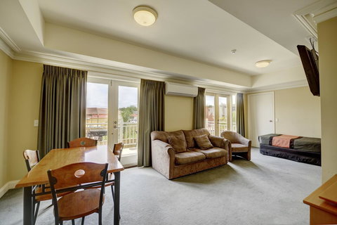 The Jetty Resort - Sunshine Coast Tourism 24