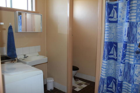 Jurien Beachfront Holiday Units - Sunshine Coast Tourism 13