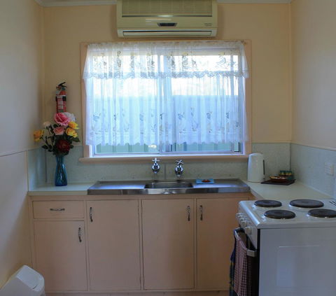 Jurien Beachfront Holiday Units - Sunshine Coast Tourism 5