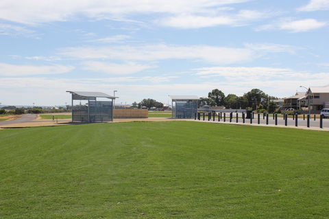 Jurien Beachfront Holiday Units - Sunshine Coast Tourism 24