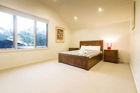 Arthouse - Holiday Sunshine Coast 16