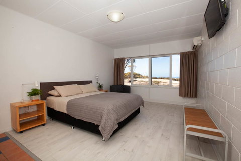 EUCLA MOTOR HOTEL - Sunshine Coast Tourism 26