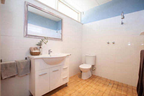 EUCLA MOTOR HOTEL - Sunshine Coast Tourism 13