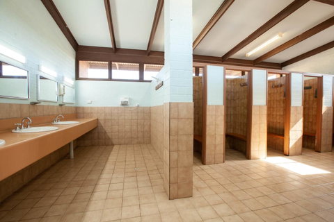EUCLA MOTOR HOTEL - Sunshine Coast Tourism 8