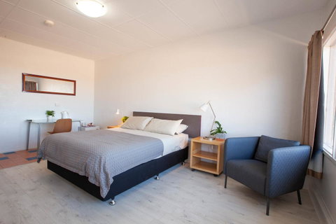 EUCLA MOTOR HOTEL - Sunshine Coast Tourism 25