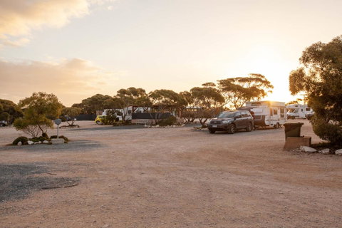 EUCLA MOTOR HOTEL - Sunshine Coast Tourism 28