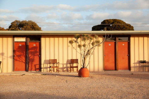 EUCLA MOTOR HOTEL - Sunshine Coast Tourism 7