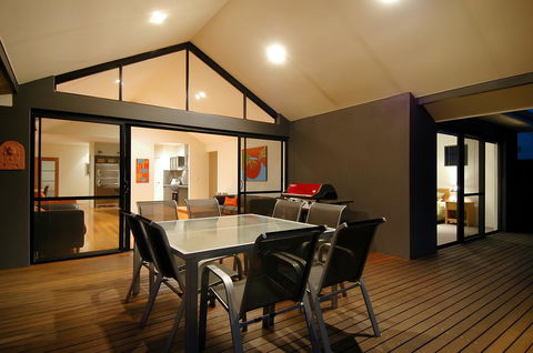 THE SANCTUARY LUXURY HOLIDAY HOME - Sunshine Coast Tourism 25