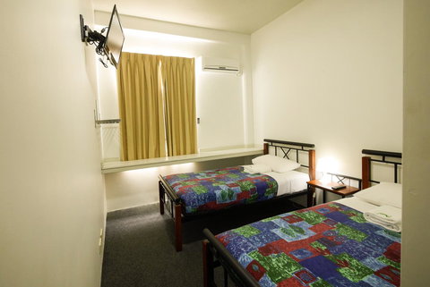 Perth City YHA - Sunshine Coast Tourism 26