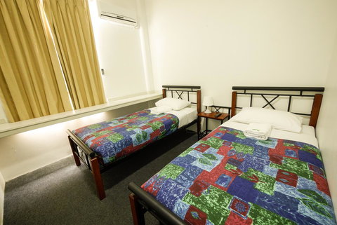 Perth City YHA - Sunshine Coast Tourism 18