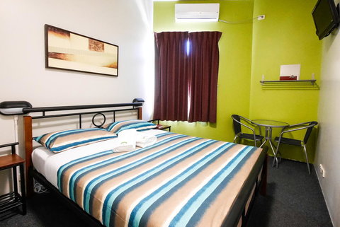 Perth City YHA - Sunshine Coast Tourism 12