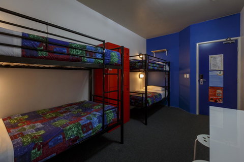 Perth City YHA - Sunshine Coast Tourism 32