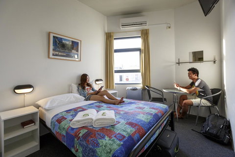 Perth City YHA - Sunshine Coast Tourism 33
