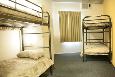Perth City YHA - Sunshine Coast Tourism 19